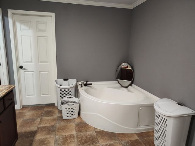 1672 E 355th Road, Bolivar, MO 65613