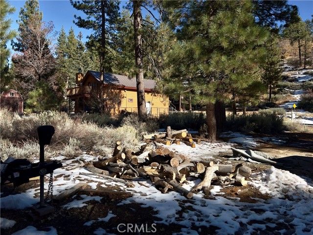 1 Canyon Road, Fawnskin, CA 92333