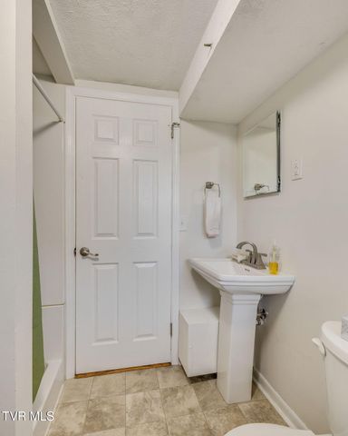 1232 Buchelew Drive, Kingsport, TN 37663