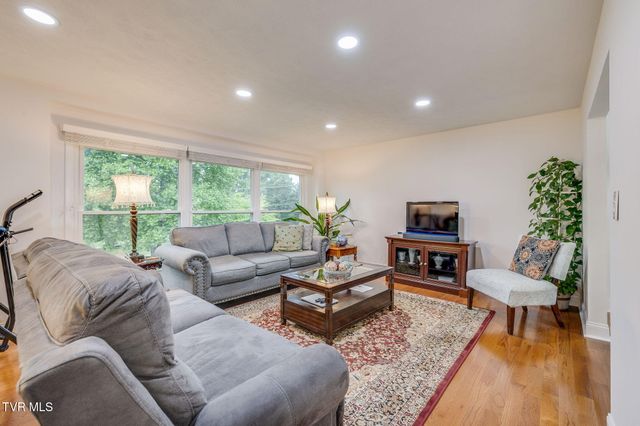 1232 Buchelew Drive, Kingsport, TN 37663