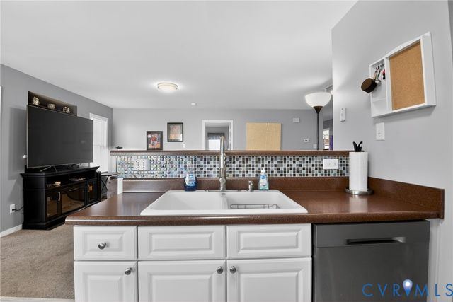 5007 Nighthawk Ct, Midlothian, VA 23112