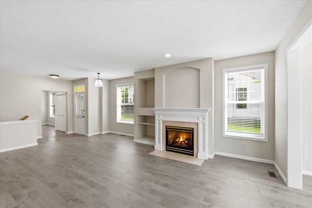 5818 Prairie Ridge Drive, Shoreview, MN 55126