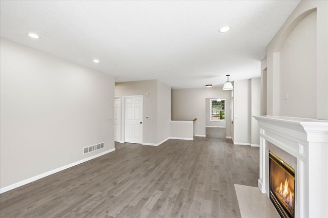5818 Prairie Ridge Drive, Shoreview, MN 55126