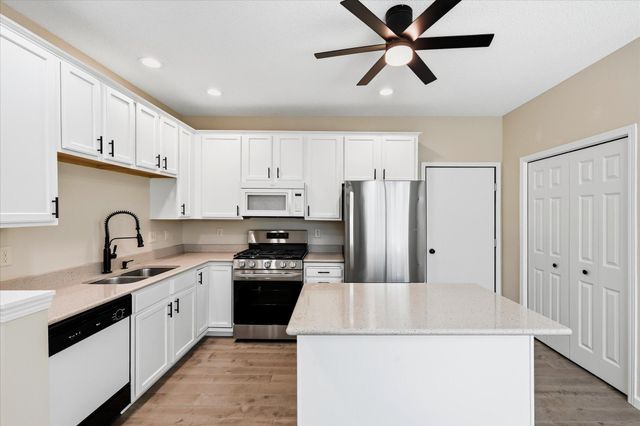 5818 Prairie Ridge Drive, Shoreview, MN 55126