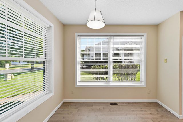 5818 Prairie Ridge Drive, Shoreview, MN 55126