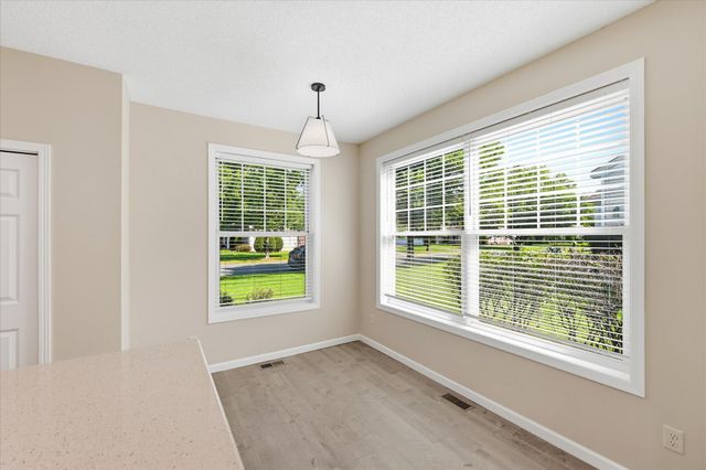 5818 Prairie Ridge Drive, Shoreview, MN 55126