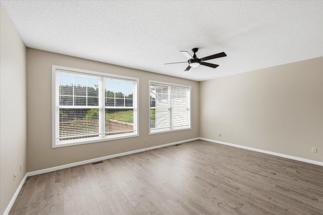 5818 Prairie Ridge Drive, Shoreview, MN 55126