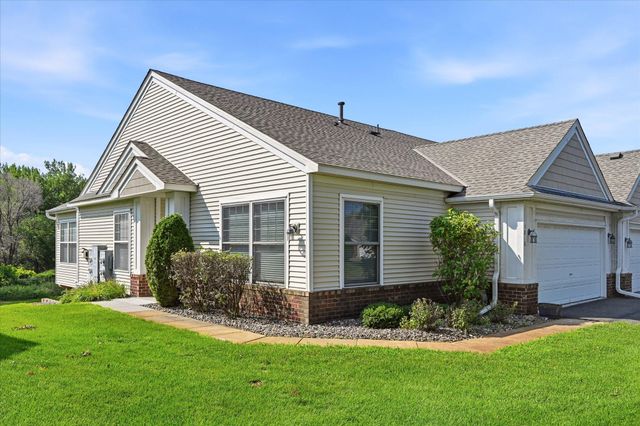5818 Prairie Ridge Drive, Shoreview, MN 55126