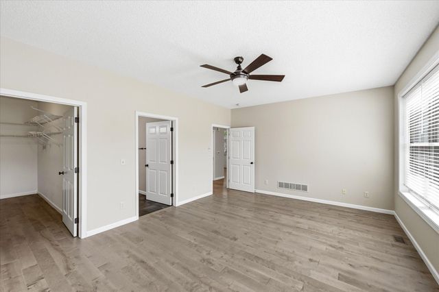 5818 Prairie Ridge Drive, Shoreview, MN 55126