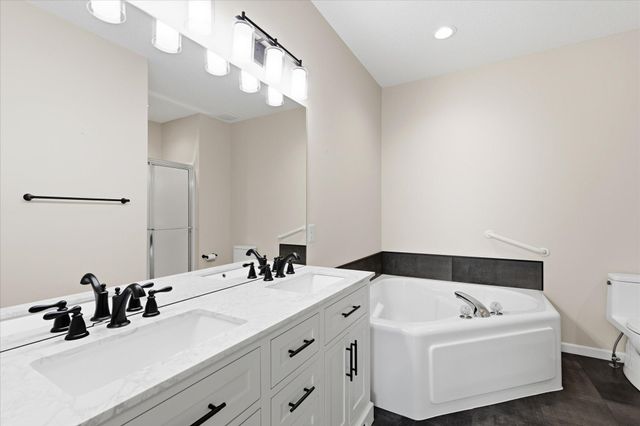 5818 Prairie Ridge Drive, Shoreview, MN 55126