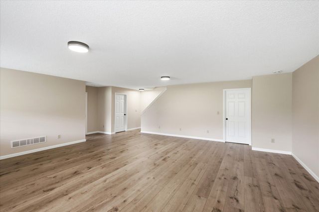 5818 Prairie Ridge Drive, Shoreview, MN 55126