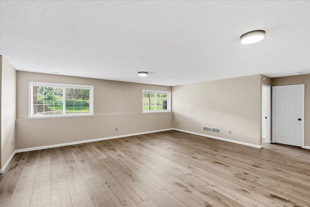 5818 Prairie Ridge Drive, Shoreview, MN 55126