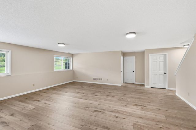 5818 Prairie Ridge Drive, Shoreview, MN 55126