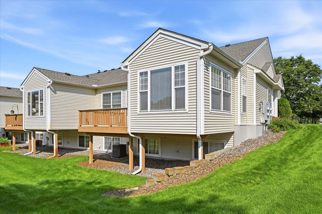 5818 Prairie Ridge Drive, Shoreview, MN 55126