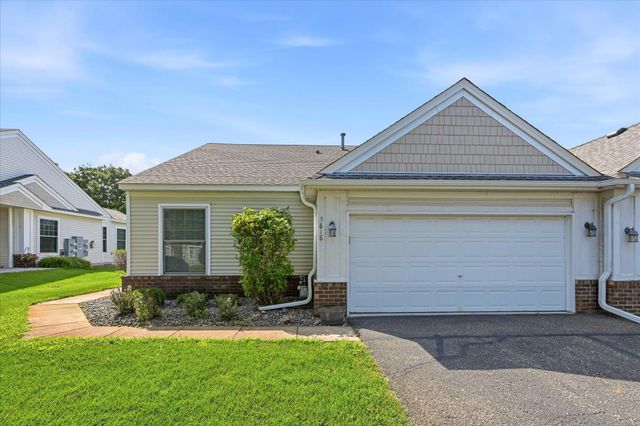 5818 Prairie Ridge Drive, Shoreview, MN 55126