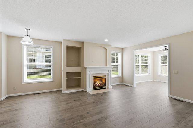 5818 Prairie Ridge Drive, Shoreview, MN 55126