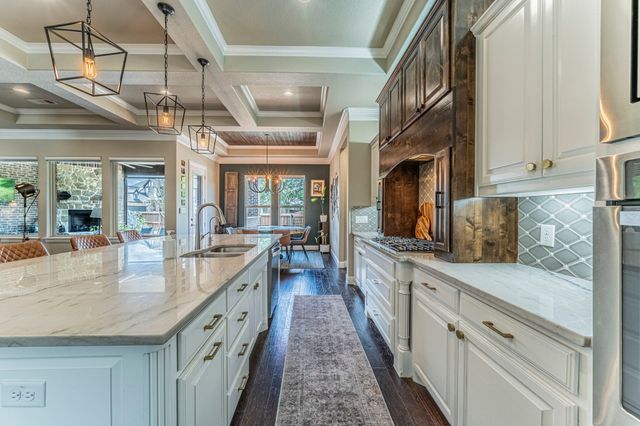 1208 Yosemite Way, Burleson, TX 76028