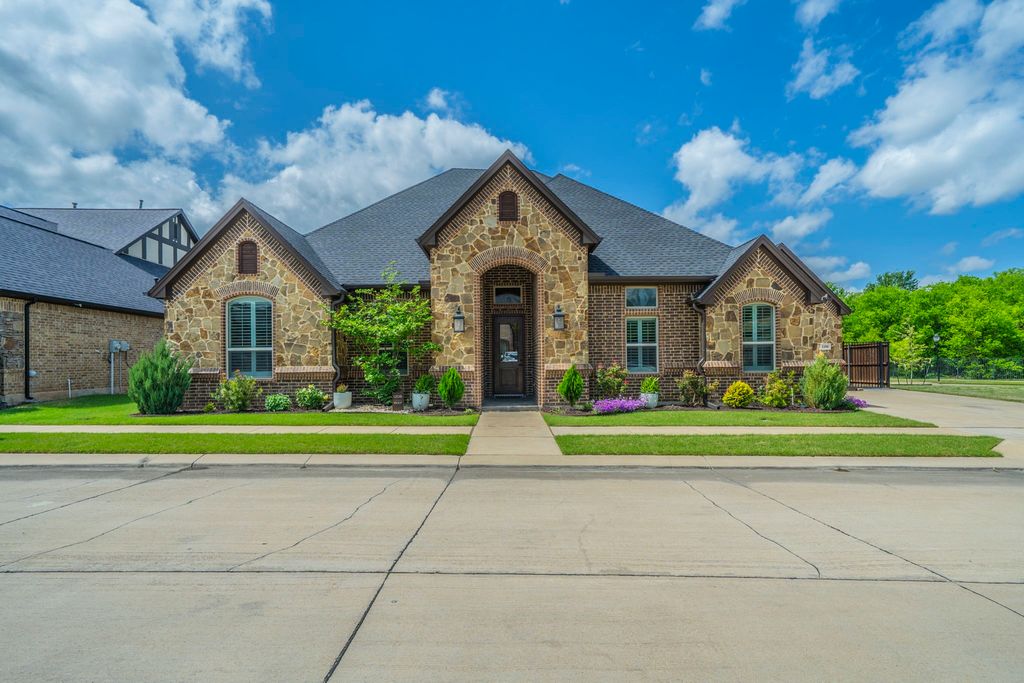 1208 Yosemite Way, Burleson, TX 76028