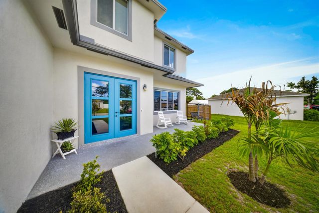 1633 SW Davis Street, Port St. Lucie, FL 34953