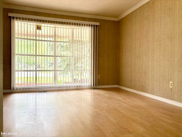 3550 Kings Point Drive, Troy, MI 48083