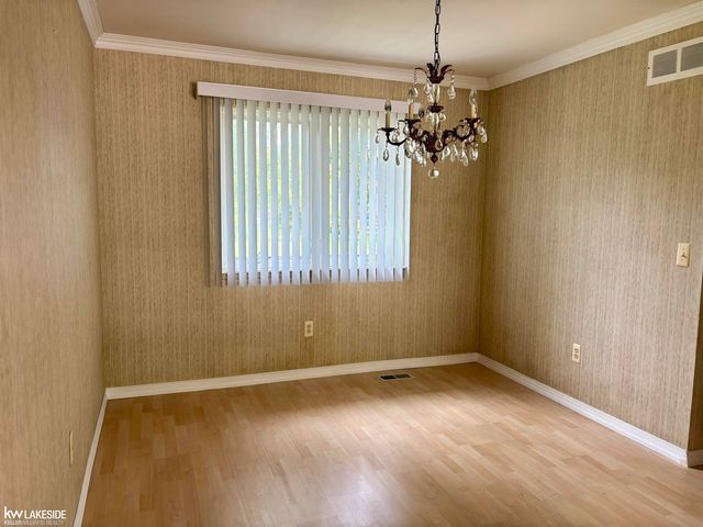 3550 Kings Point Drive, Troy, MI 48083