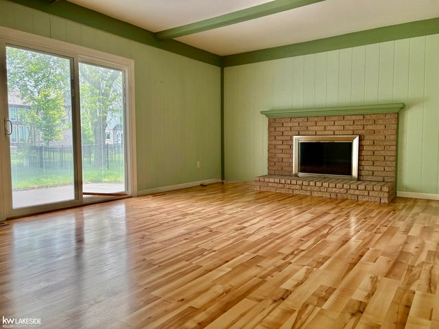 3550 Kings Point Drive, Troy, MI 48083