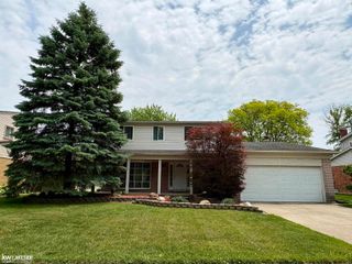3550 Kings Point Drive, Troy, MI 48083