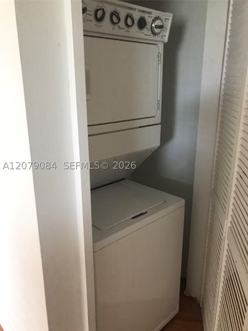 2405 NW 33rd St 1211, Oakland Park, FL 33309