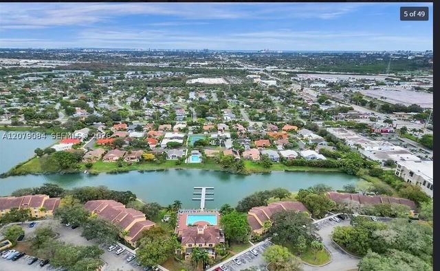 2405 NW 33rd St 1211, Oakland Park, FL 33309