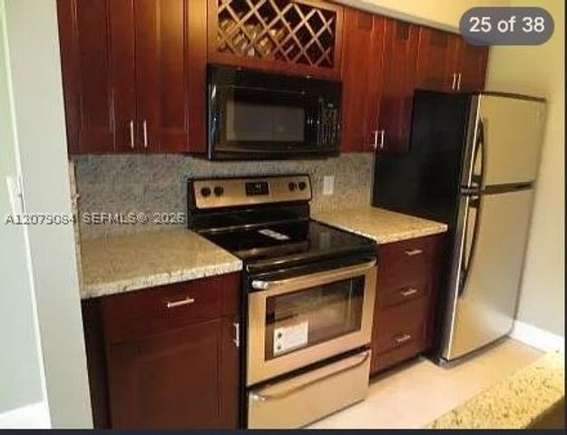2405 NW 33rd St 1211, Oakland Park, FL 33309