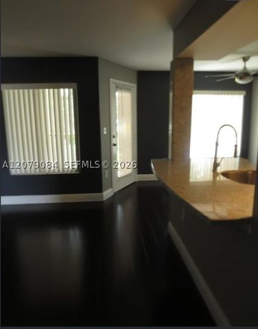 2405 NW 33rd St 1211, Oakland Park, FL 33309