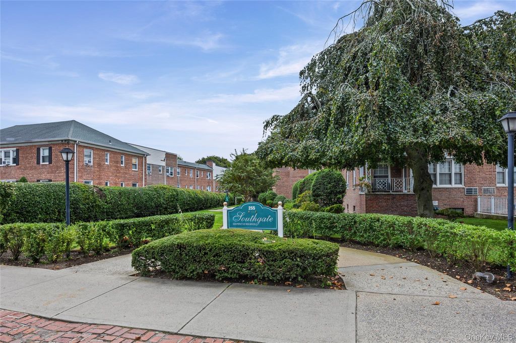 255 Central Avenue 209 C, Lawrence, NY 11559