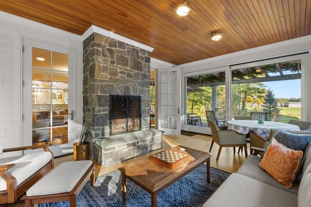 24 WISTERIA Drive, Dover, NH 03820