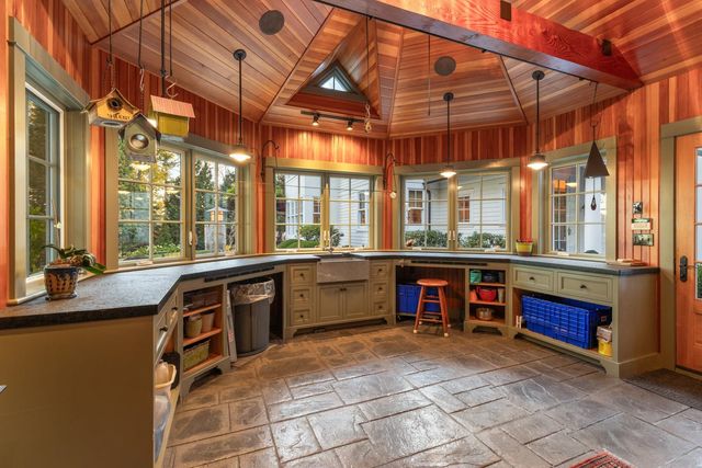 24 WISTERIA Drive, Dover, NH 03820