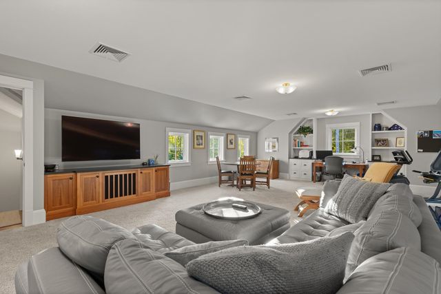 24 WISTERIA Drive, Dover, NH 03820