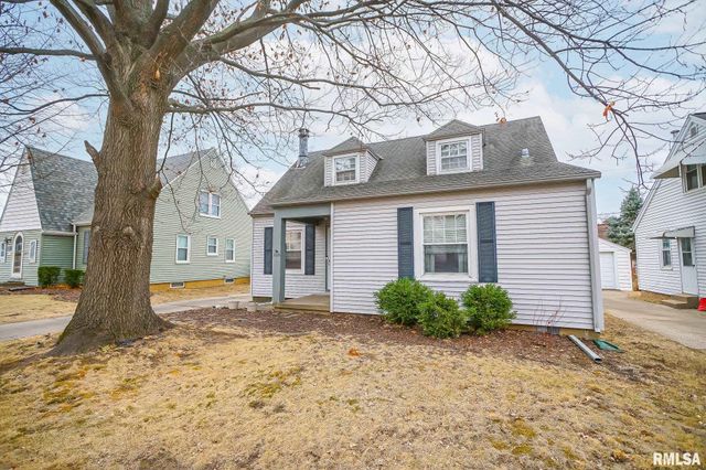 1026 E RICHWOODS Boulevard, Peoria, IL 61604