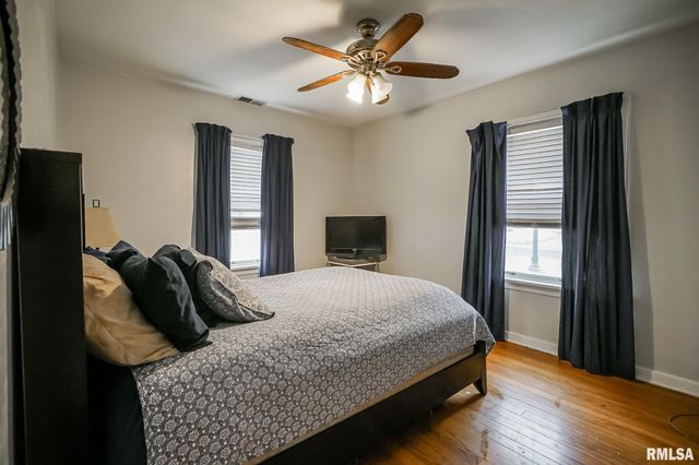 1026 E RICHWOODS Boulevard, Peoria, IL 61604