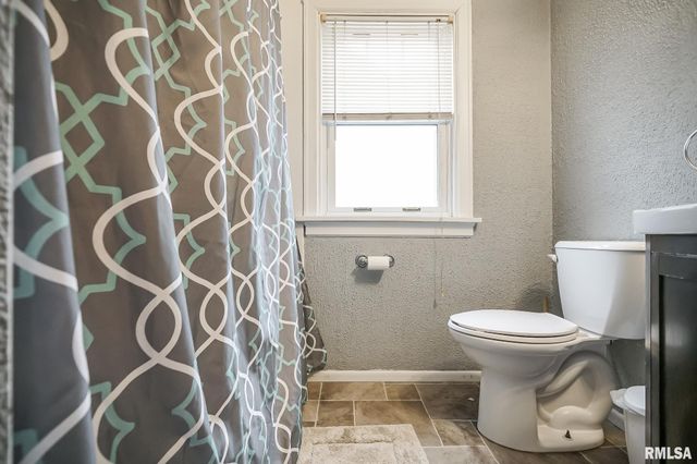 1026 E RICHWOODS Boulevard, Peoria, IL 61604