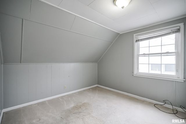 1026 E RICHWOODS Boulevard, Peoria, IL 61604