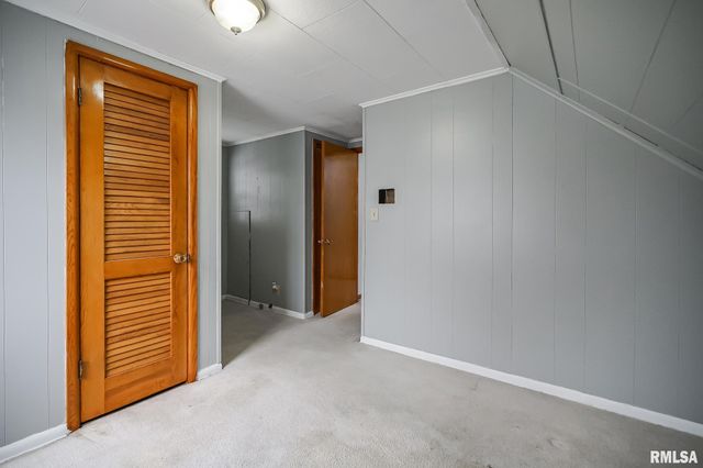 1026 E RICHWOODS Boulevard, Peoria, IL 61604