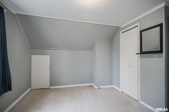 1026 E RICHWOODS Boulevard, Peoria, IL 61604