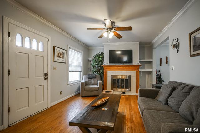 1026 E RICHWOODS Boulevard, Peoria, IL 61604