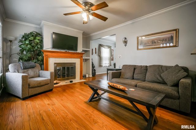 1026 E RICHWOODS Boulevard, Peoria, IL 61604