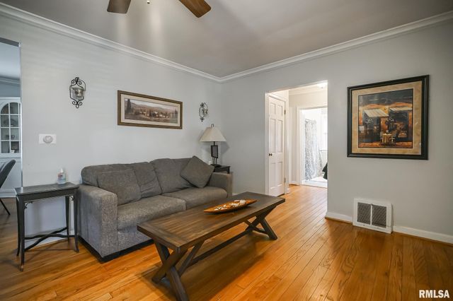 1026 E RICHWOODS Boulevard, Peoria, IL 61604