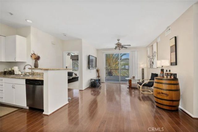 1801 E Katella 4030, Anaheim, CA 92805
