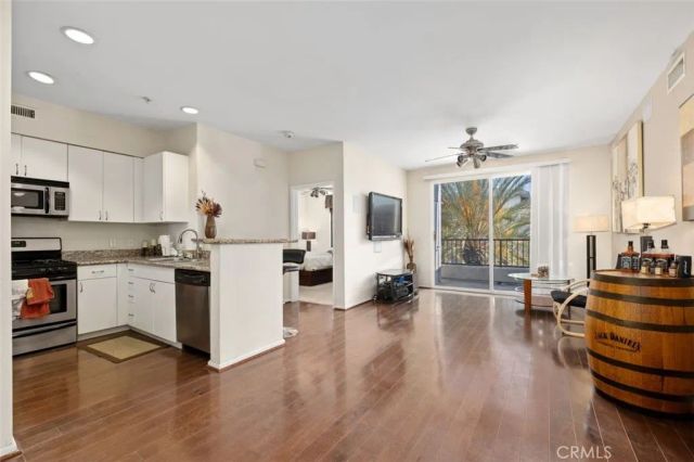 1801 E Katella 4030, Anaheim, CA 92805