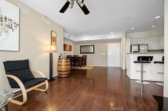 1801 E Katella 4030, Anaheim, CA 92805