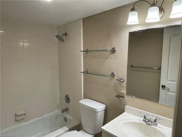 6777 Winkler RD # 106, Fort Myers, FL 33919