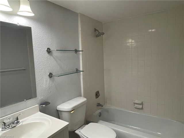 6777 Winkler RD # 106, Fort Myers, FL 33919