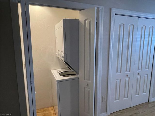 6777 Winkler RD # 106, Fort Myers, FL 33919